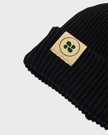 Insulated black winter beanie for maximum warmth