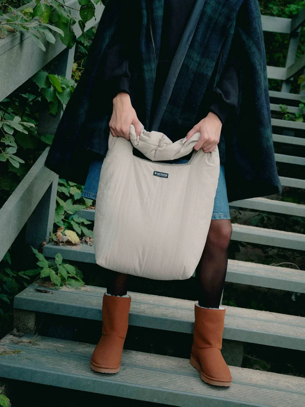 Beige vegan shoulder bag with cosmetic pouch sustainable faux leather