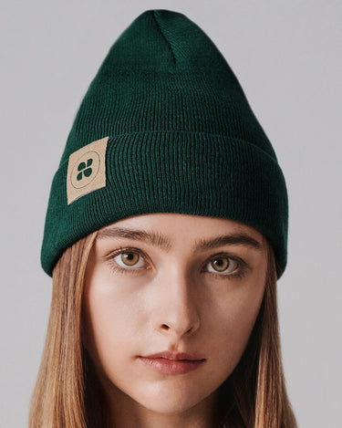 Cruelty-free green knit cap – sustainable winter fashion