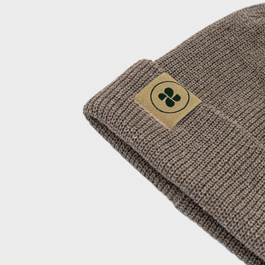 Eco-friendly beige beanie made with sustainable fabrics