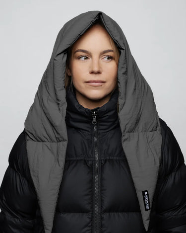 Light grey vegan winter capuche made from recycled materials with padded hood design. - The New Orchard CH