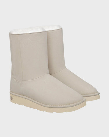 Luxury off-white vegan boots with faux fur