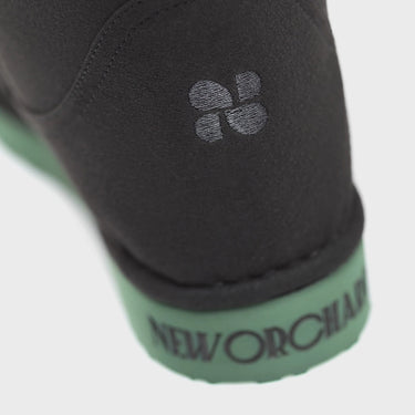 Minimal design black with green sole vegan boots – cozy