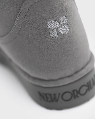 Minimal design grey vegan boots – ugg-like style