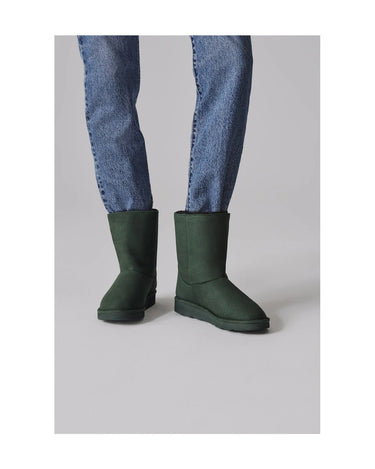 Plant-based green winter boots – cruelty-free