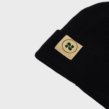 Ribbed black vegan beanie – cruelty-free and cosy