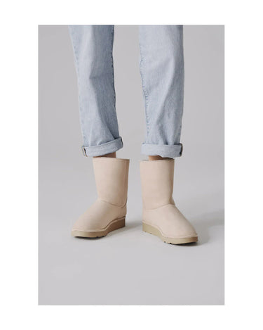 Soft vegan ugg boots in off-white