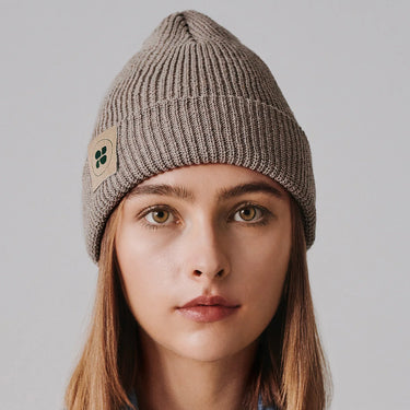 Sustainable vegan beanie in beige made from recycled fibers