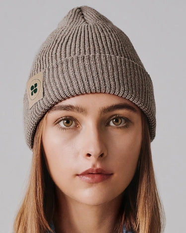 Sustainable vegan beanie in beige made from recycled fibers