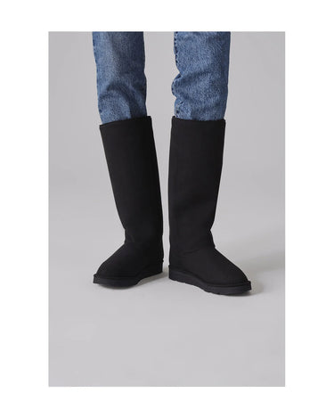 Vegan black long shoes with sparkling crystals – sustainable elegance