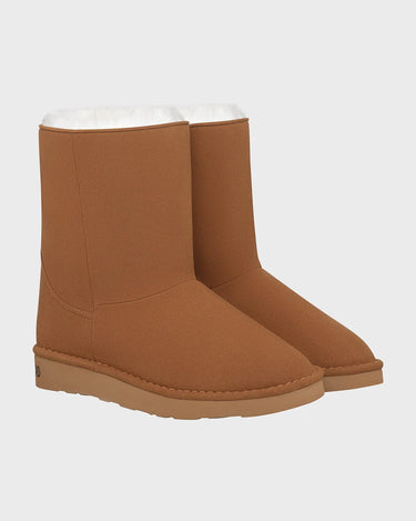 Vegan snow boots in caramel brown