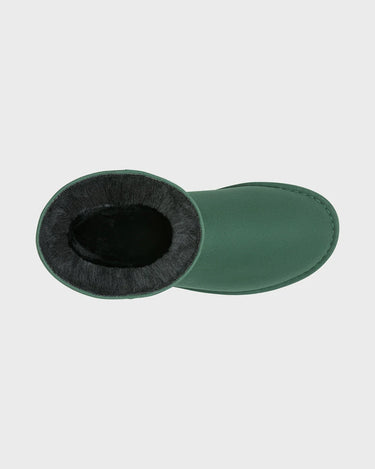 Vegan snow boots in green faux suede