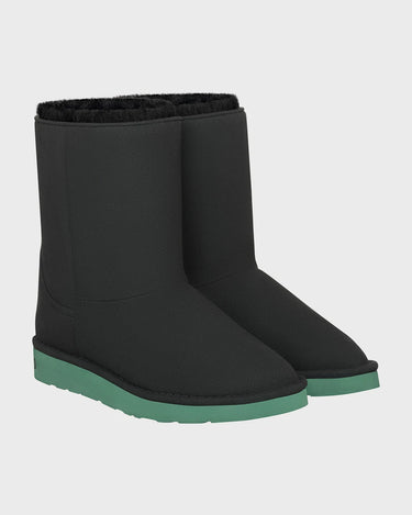 Vegan snow boots in black with green sole – ugg-inspired